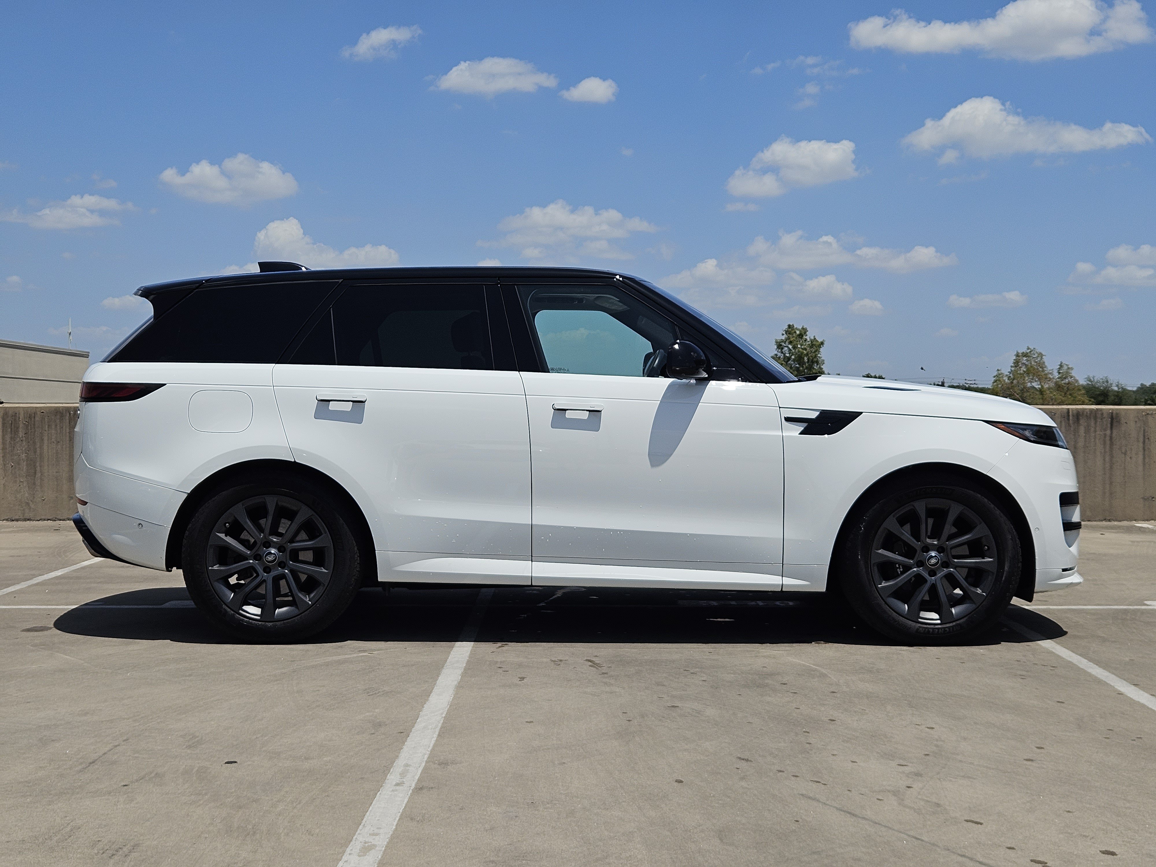Used 2023 Land Rover Range Rover Sport SE Dynamic AWD/4WD image 9