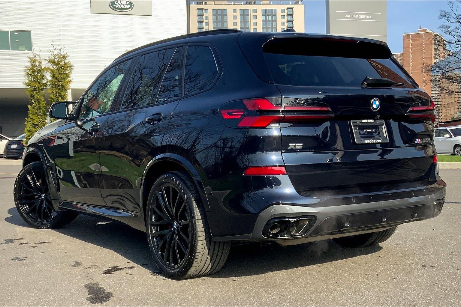 Used 2024 BMW X5 M60i image 11