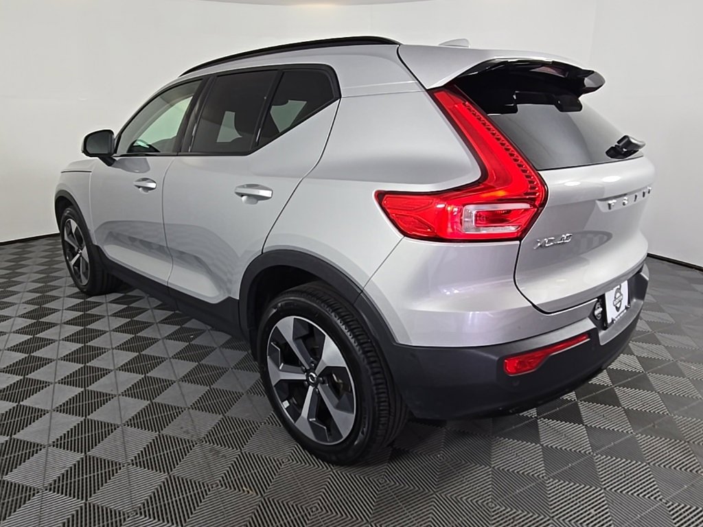 Certified 2023 Volvo XC40 B5 Plus w/ Driver Assist Package image 15