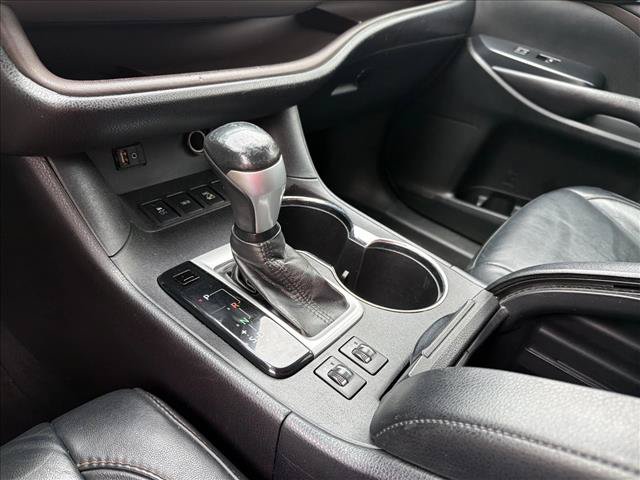Used 2016 Toyota Highlander XLE w/ Four Season Floor Mat Package AWD/4WD image 21