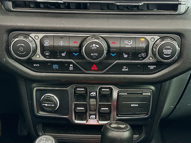 Used 2024 Jeep Wrangler Unlimited w/ Convenience Group AWD/4WD image 17