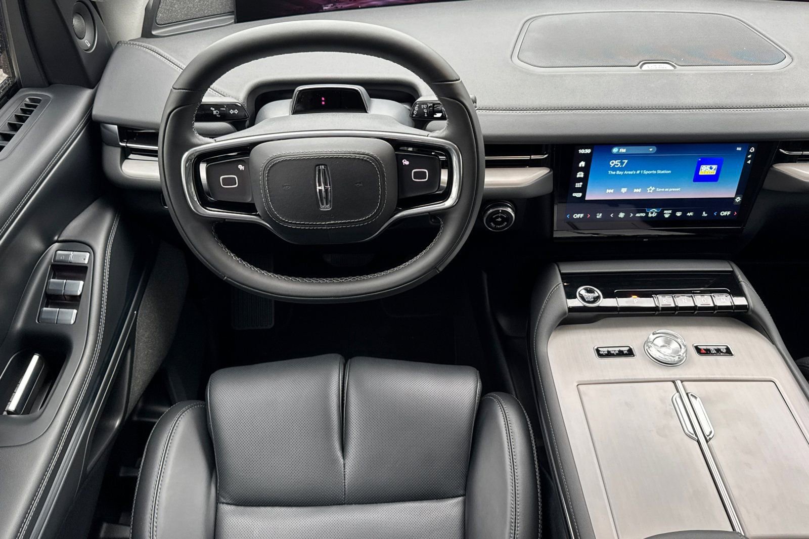 New 2025 Lincoln Navigator Reserve image 12