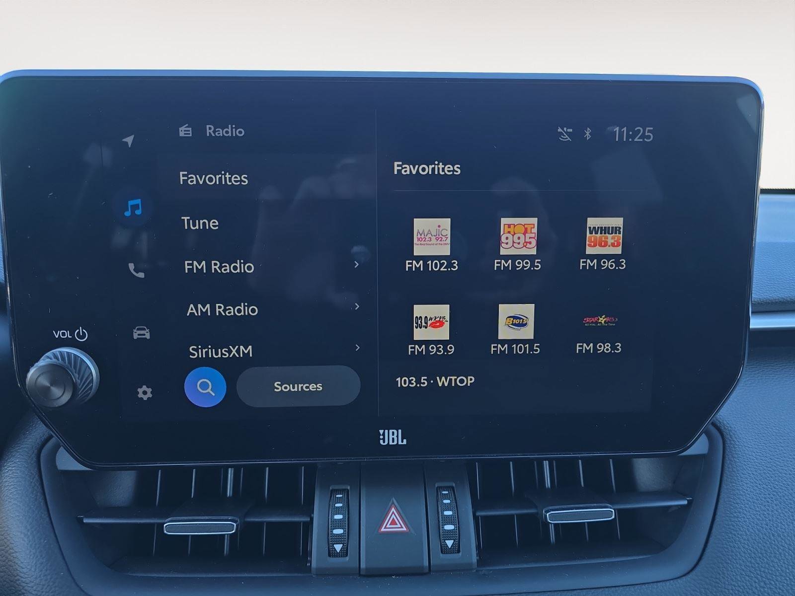 Used 2023 Toyota RAV4 XLE Premium image 18