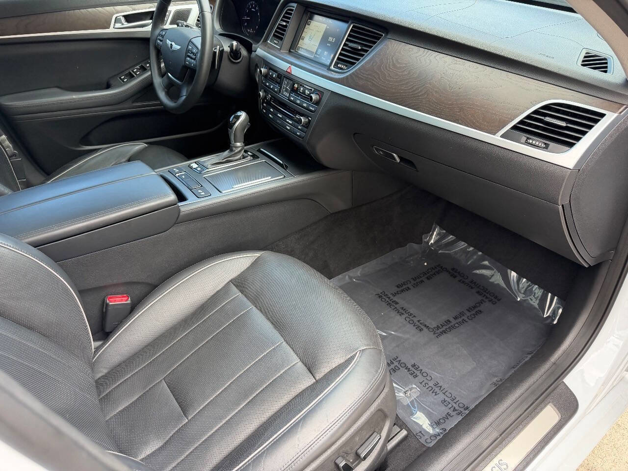 Used 2015 Hyundai Genesis 5.0 image 23