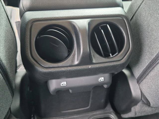 Used 2024 Jeep Gladiator Sport AWD/4WD image 16