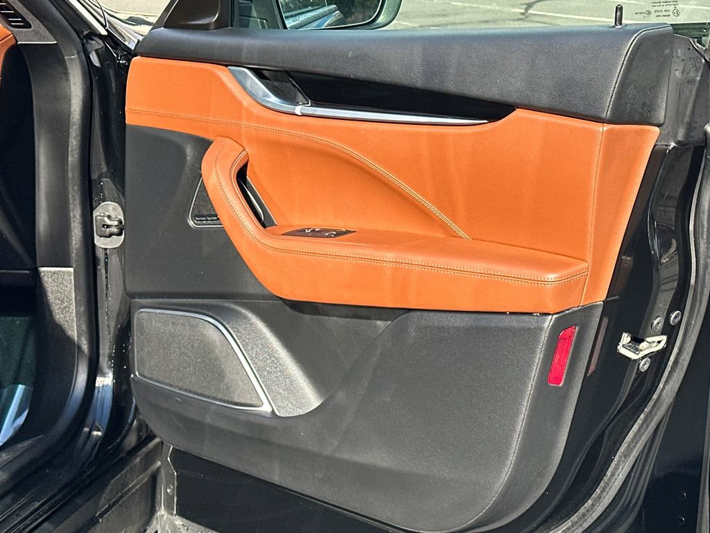 Used 2021 Maserati Levante GranSport image 16