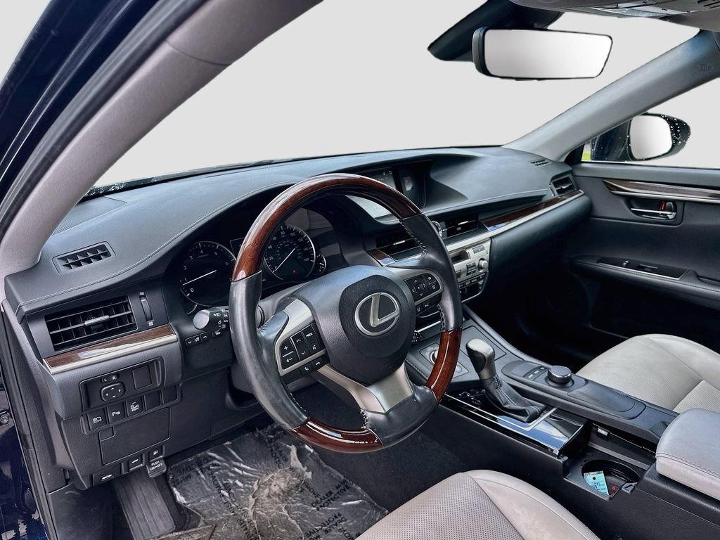 Used 2017 Lexus ES 350 w/ Premium Package FWD image 9