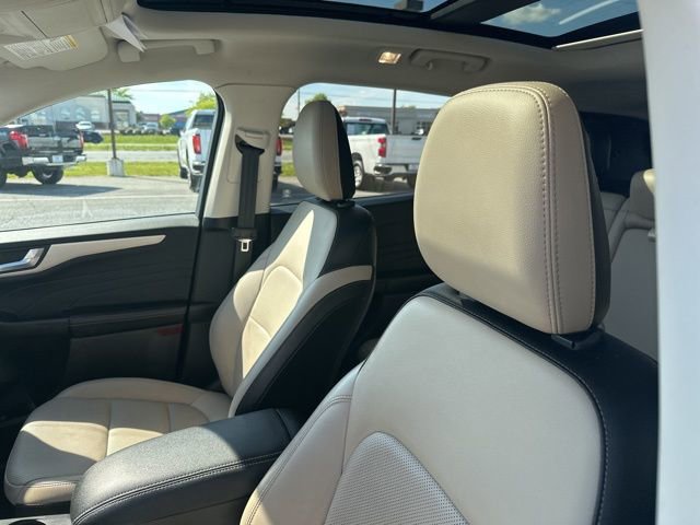 Used 2022 Ford Escape SEL w/ Technology Package AWD/4WD image 15
