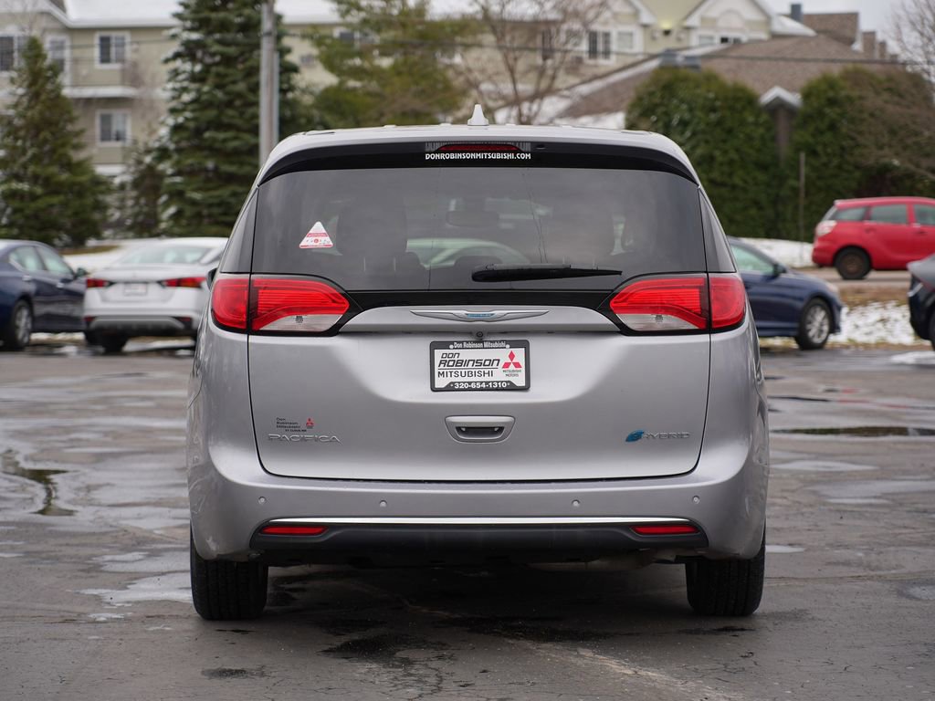 Used 2018 Chrysler Pacifica Touring Plus image 4