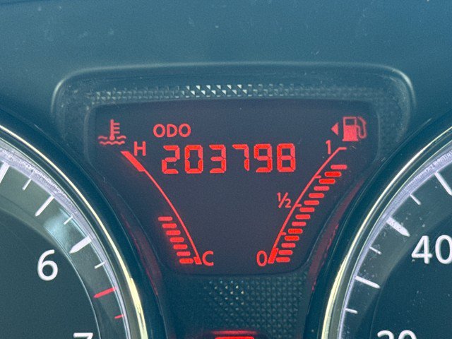Used 2012 Nissan Versa FWD image 11