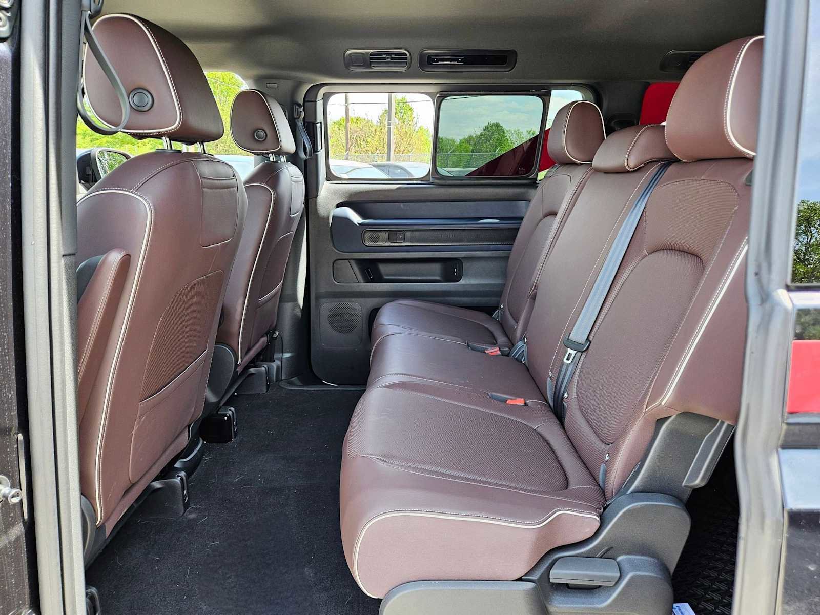 Used 2025 Volkswagen ID. Buzz Pro S image 15