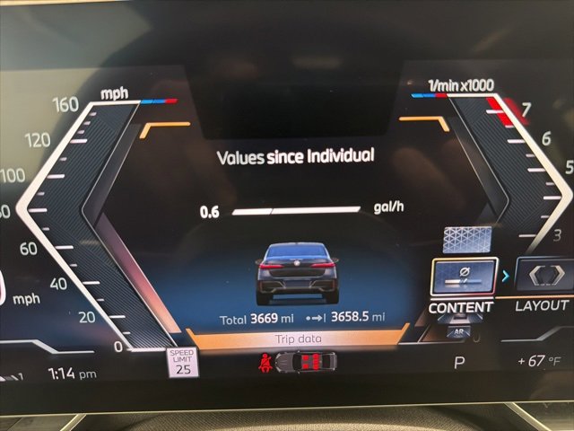 Used 2025 BMW 740i xDrive w/ Premium Package image 32