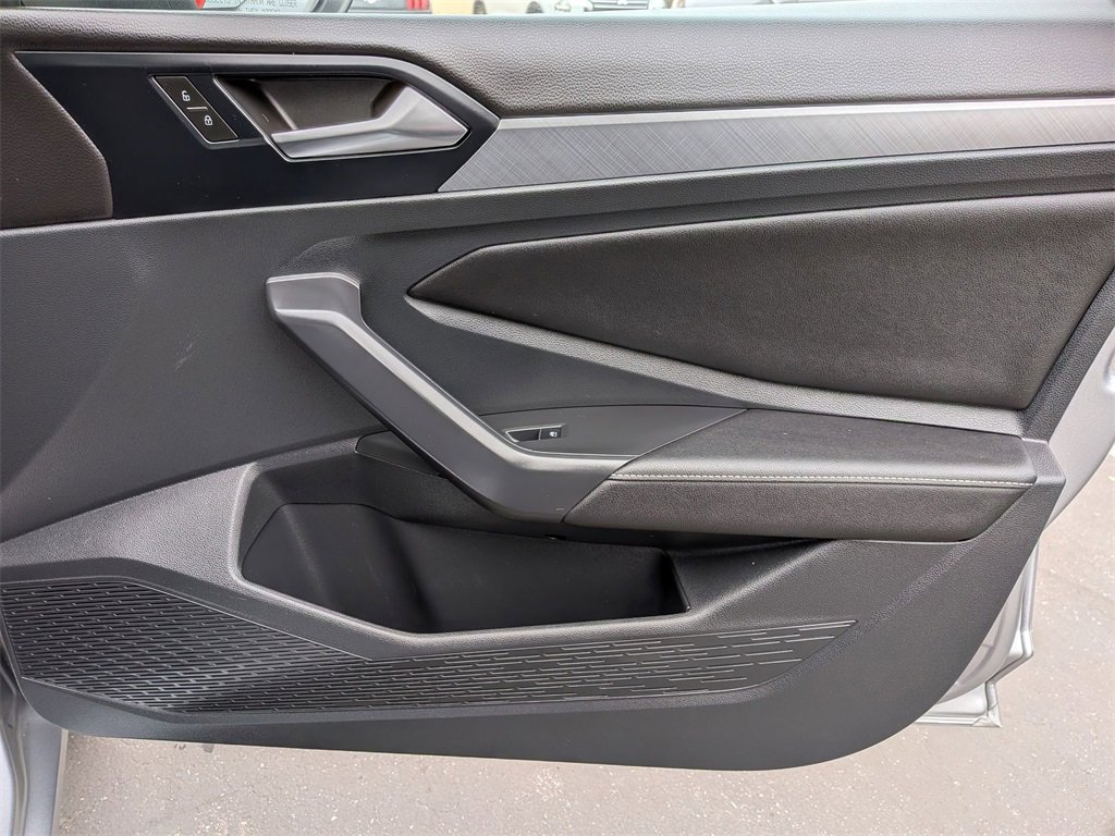 Used 2024 Volkswagen Jetta SE image 34