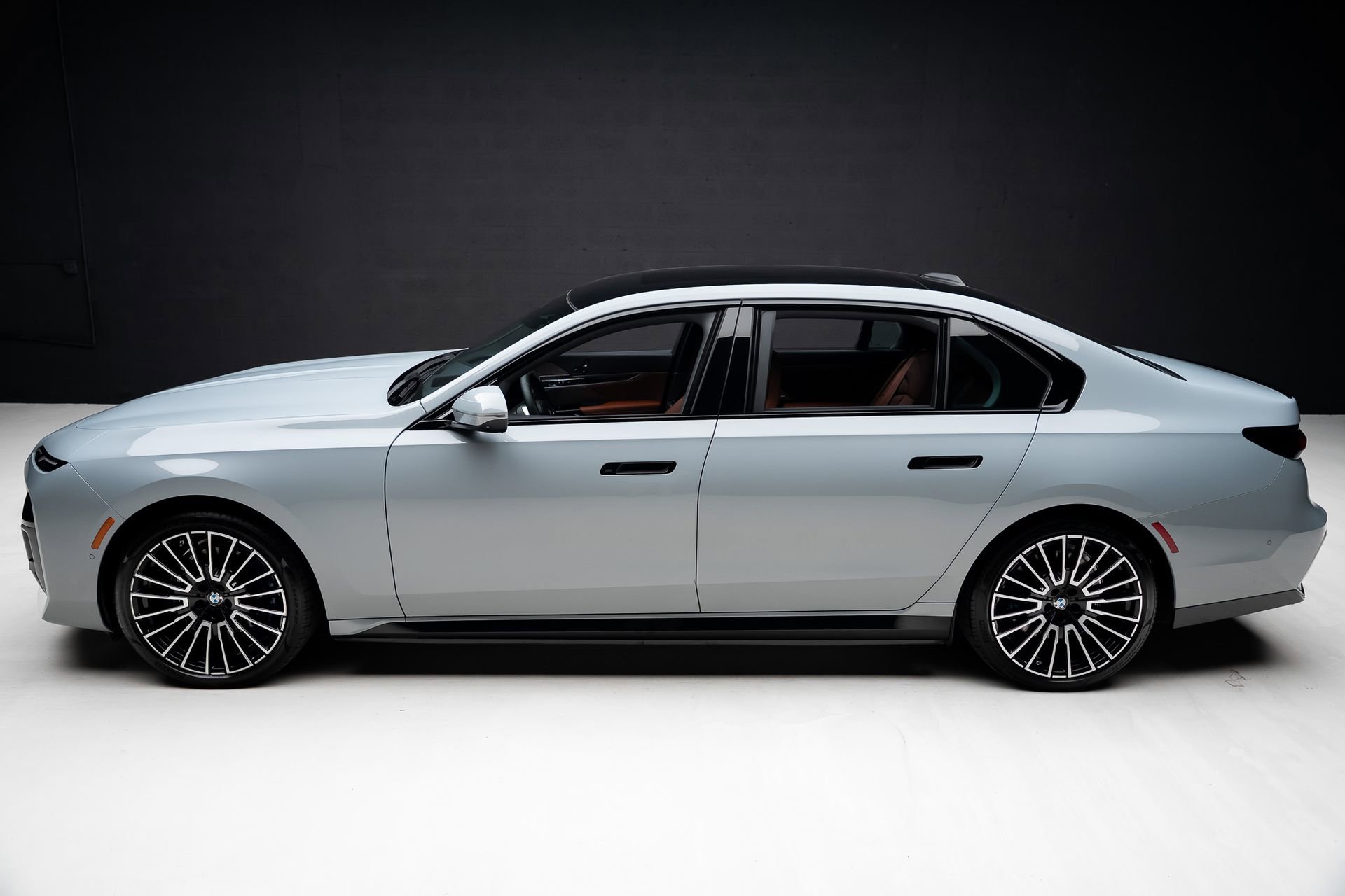Used 2024 BMW i7 eDrive50 w/ M Sport Package image 16