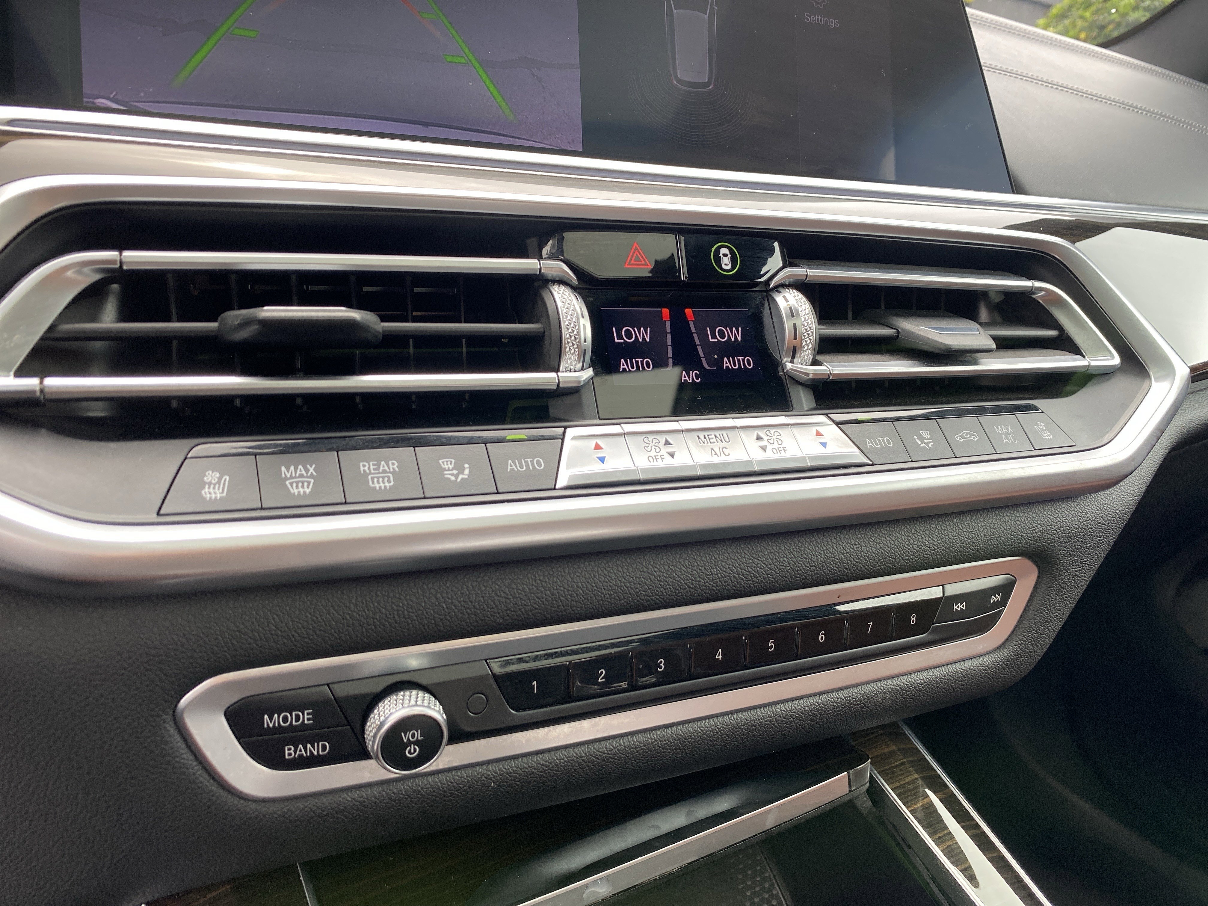 Used 2019 BMW X5 xDrive40i w/ M Sport Package AWD/4WD image 38