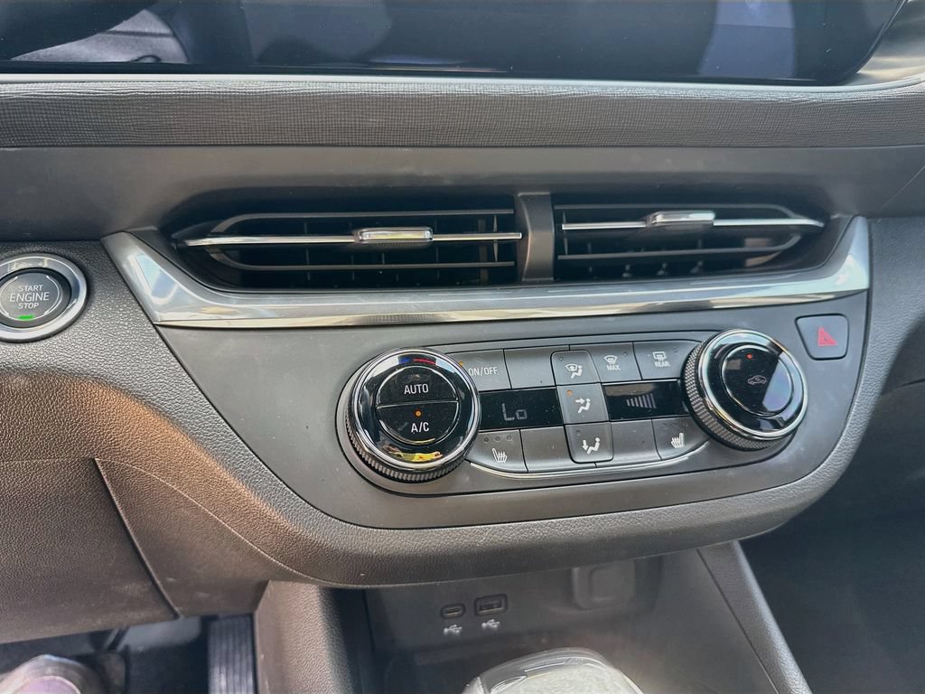 Used 2024 Buick Envista Preferred w/ Convenience I Package FWD image 17