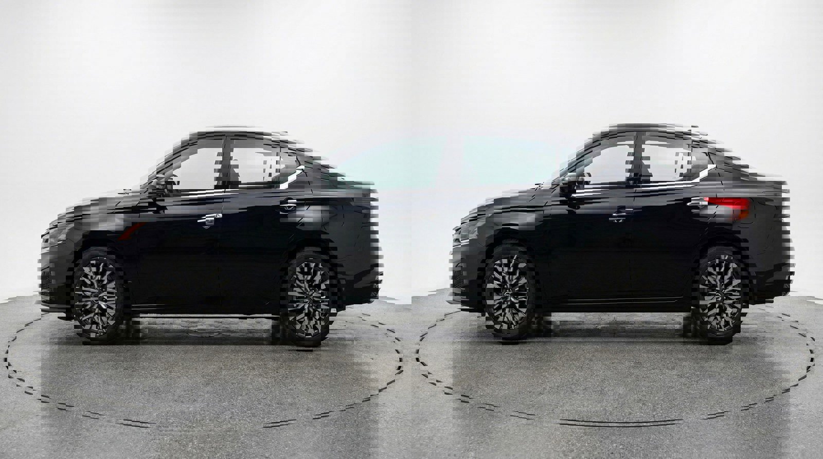 Used 2025 Nissan Altima 2.5 SV image 4