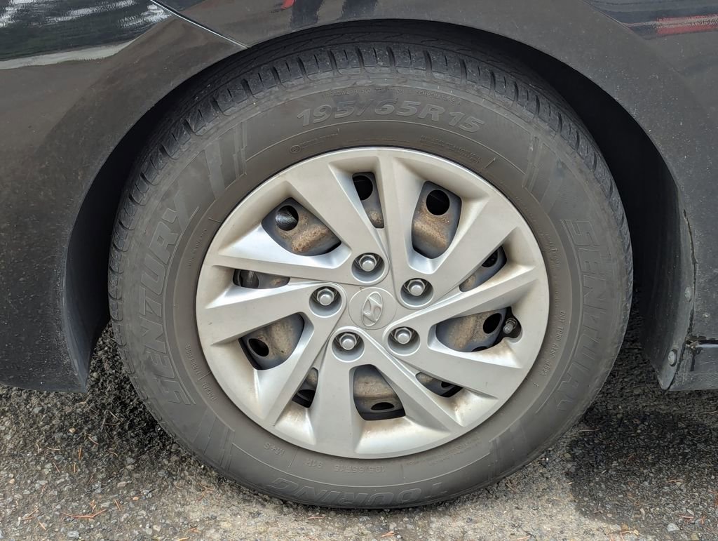 Used 2020 Hyundai Elantra SE FWD image 9