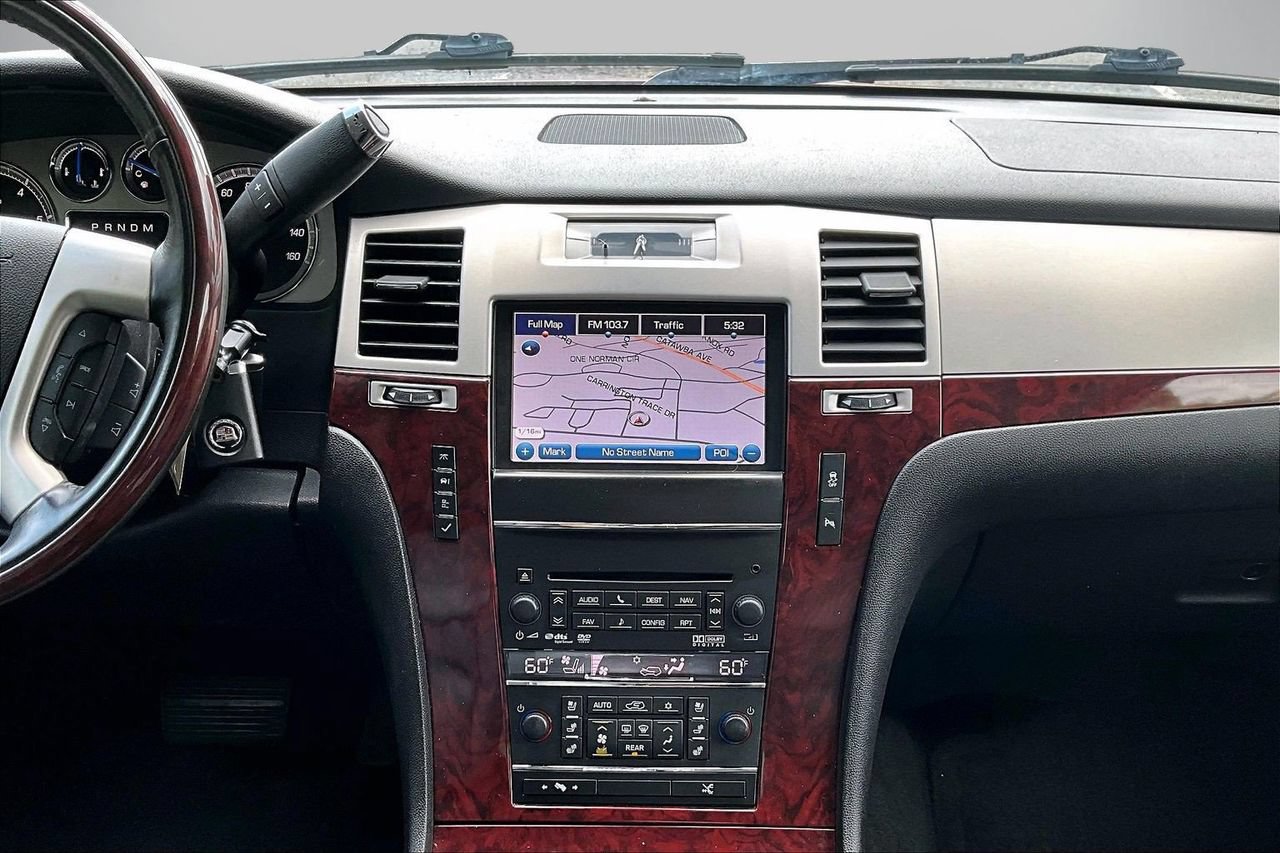 Used 2014 Cadillac Escalade Premium AWD/4WD image 12