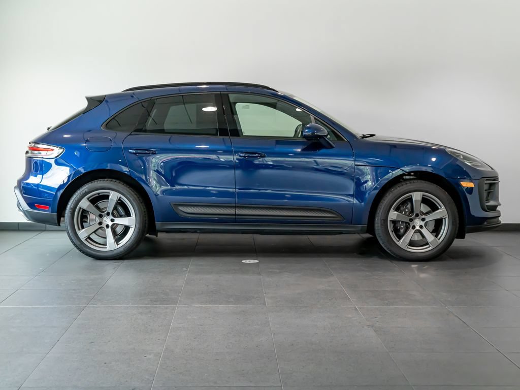 Certified 2025 Porsche Macan AWD/4WD image 8