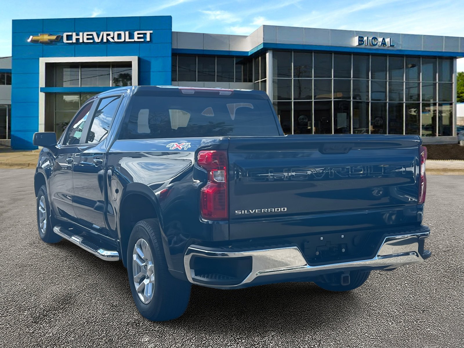 Used 2022 Chevrolet Silverado 1500 LT image 4
