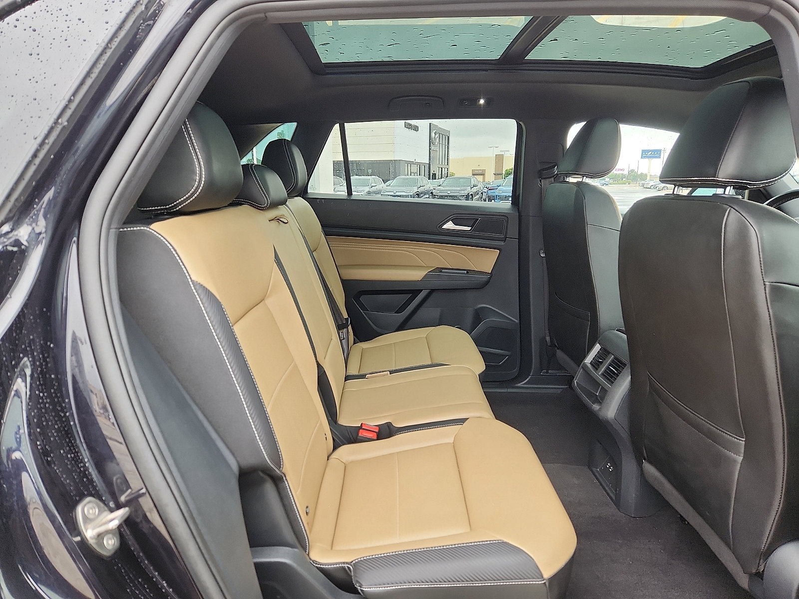 Used 2021 Volkswagen Atlas Cross Sport SE FWD image 14
