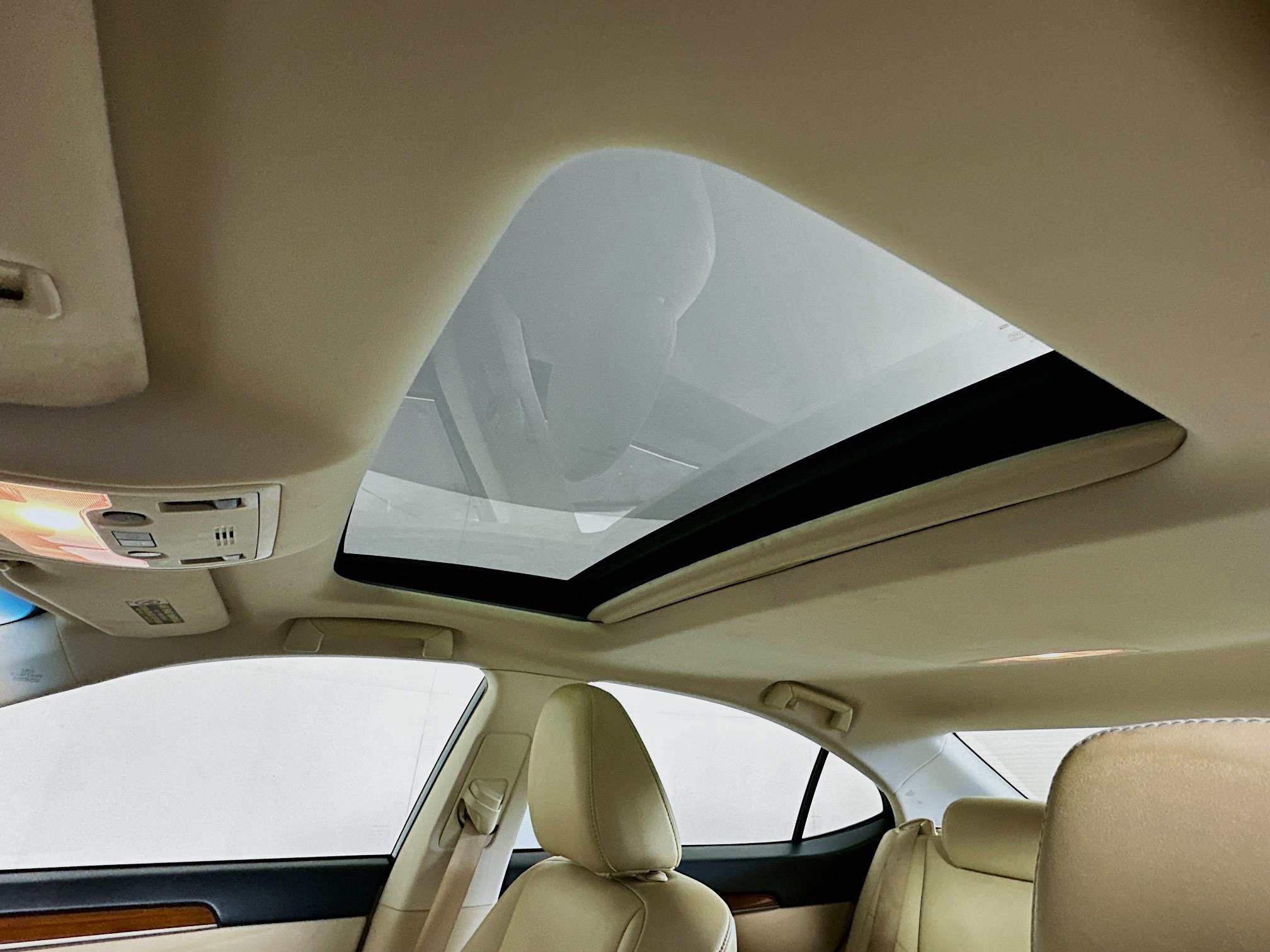 Used 2013 Lexus ES 300h w/ Premium Pkg FWD image 25