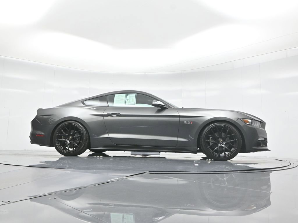 Used 2015 Ford Mustang Coupe RWD image 3