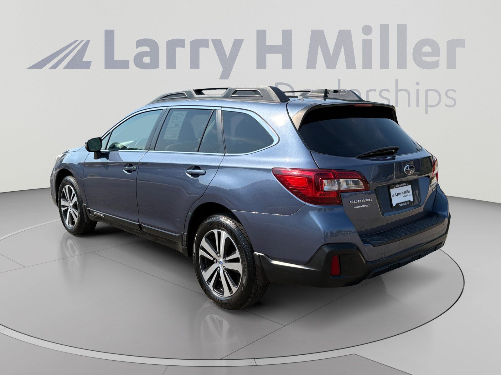 Used 2018 Subaru Outback 3.6R Limited AWD/4WD image 3