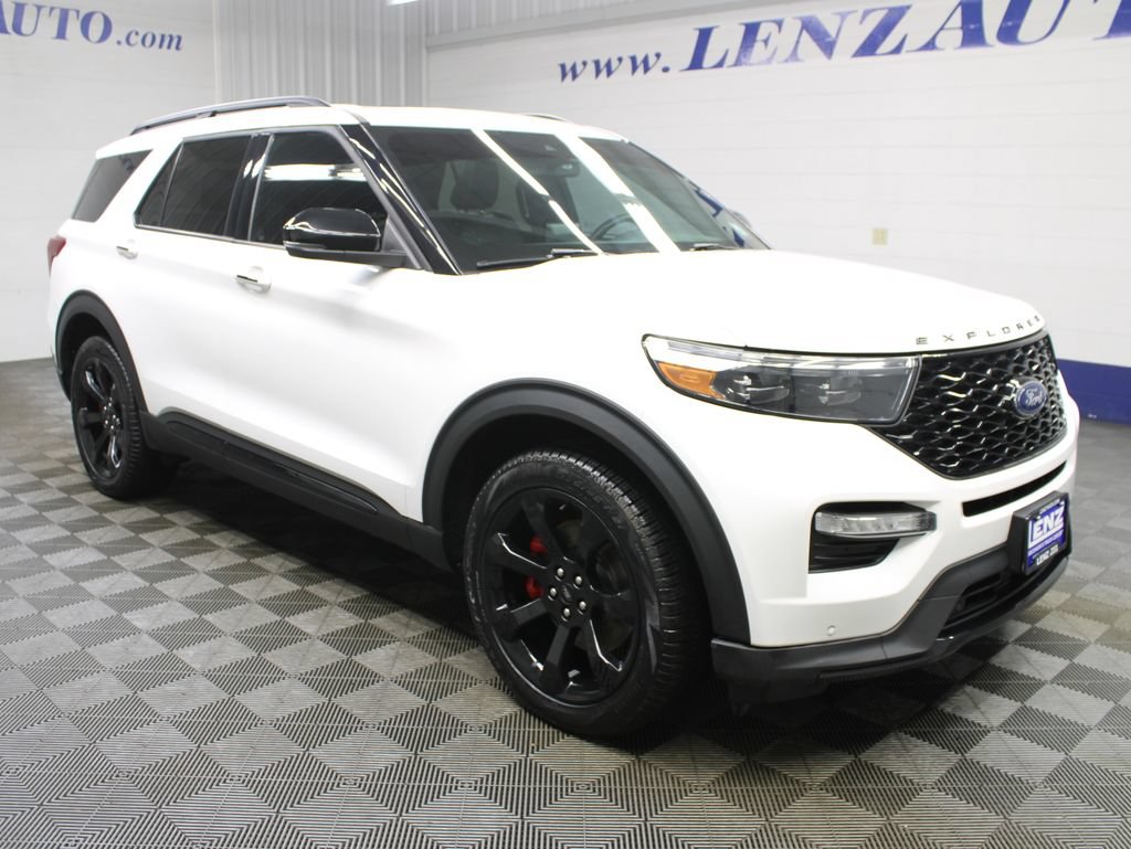 Used 2024 Ford Explorer ST w/ Technology Package AWD/4WD image 3