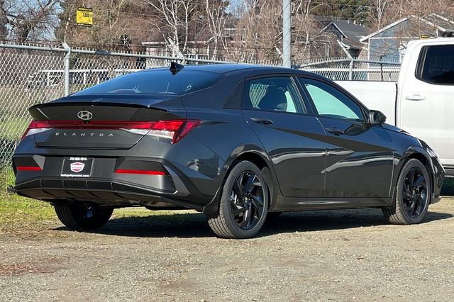 New 2026 Hyundai Elantra Sport image 6