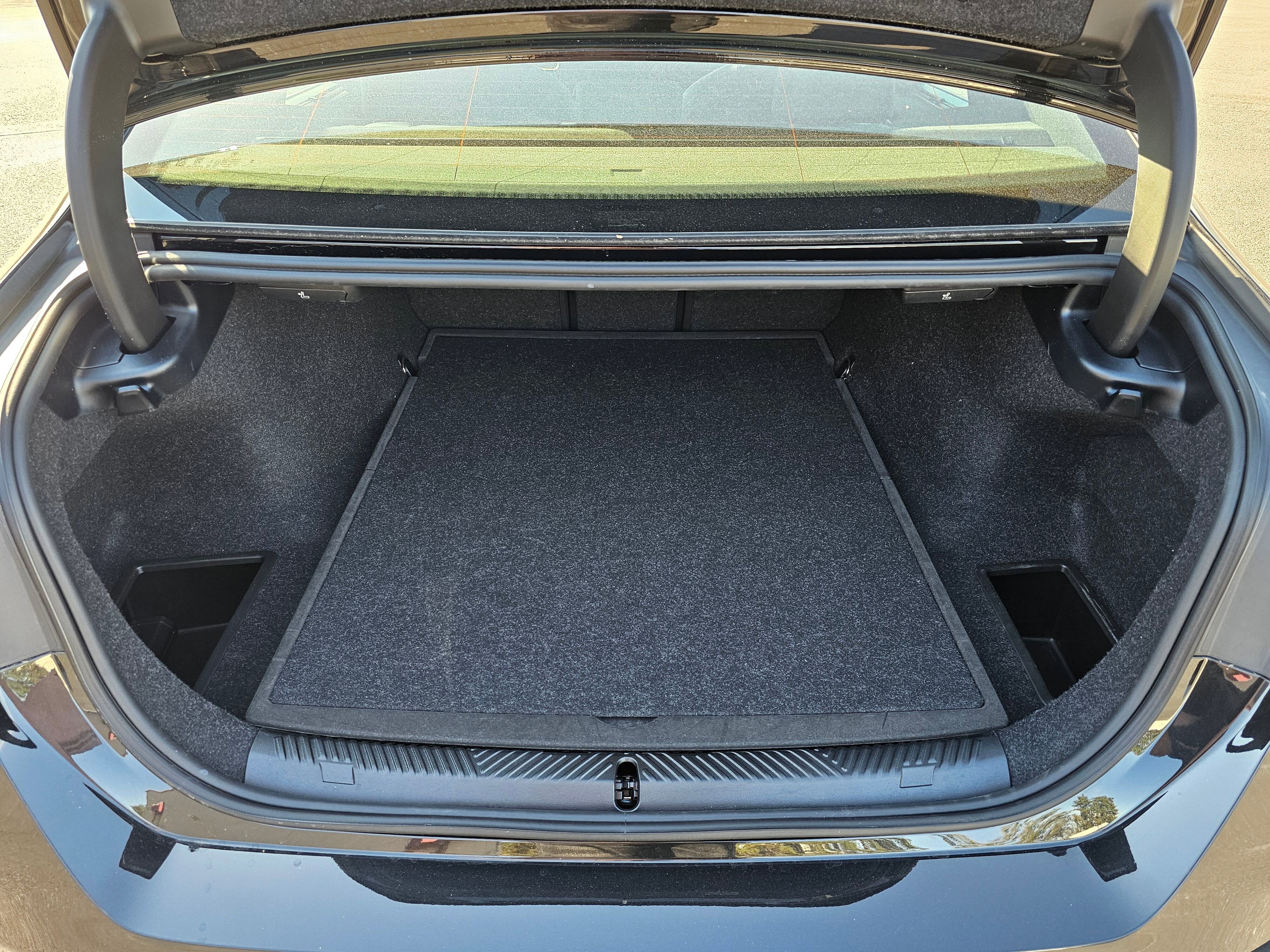 Certified 2025 BMW 530i xDrive w/ Premium Package image 30