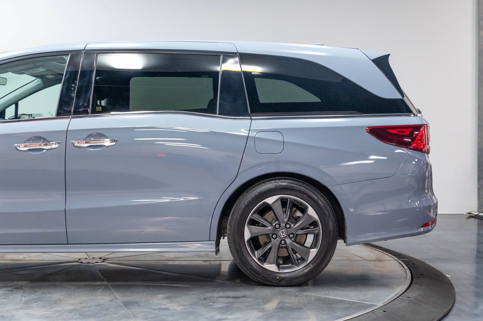 Used 2024 Honda Odyssey Elite image 24
