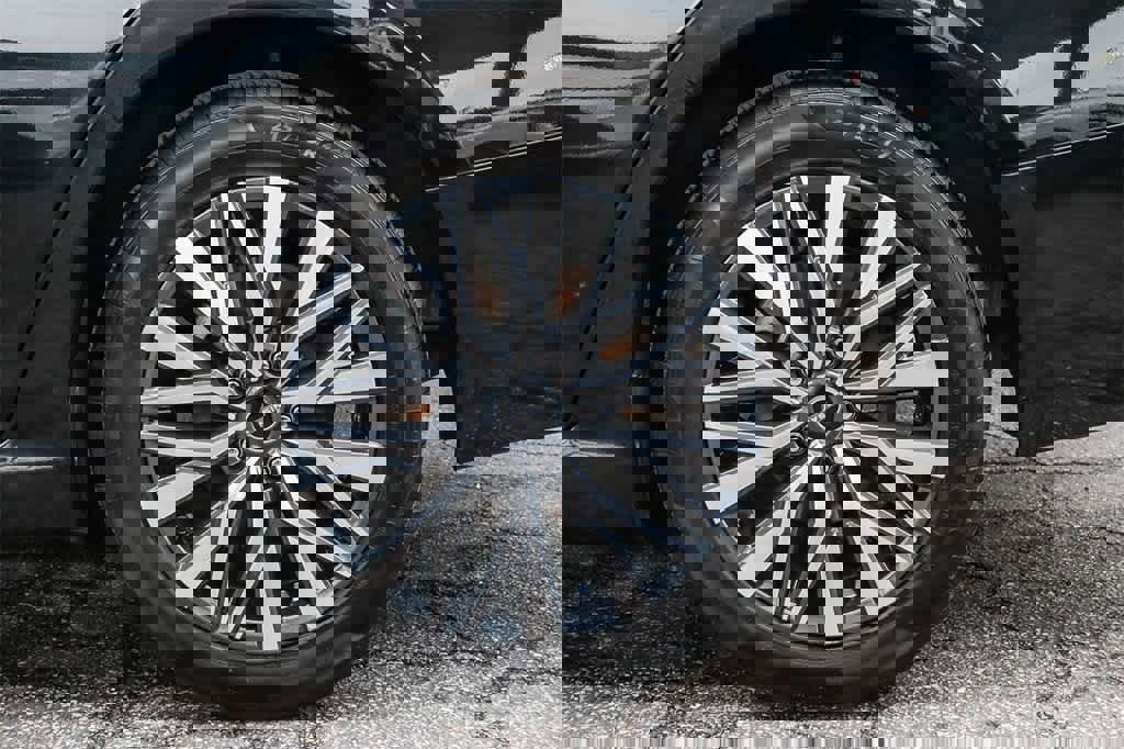 Used 2024 Nissan Altima 2.5 SV image 10