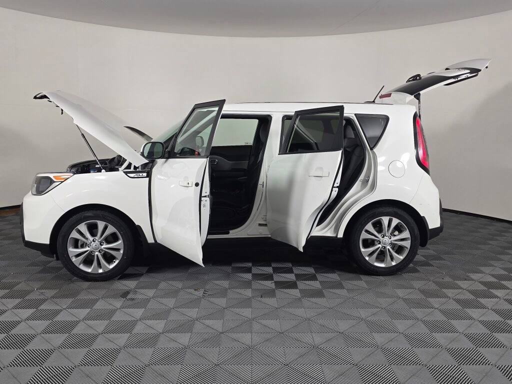 Used 2015 Kia Soul + image 20