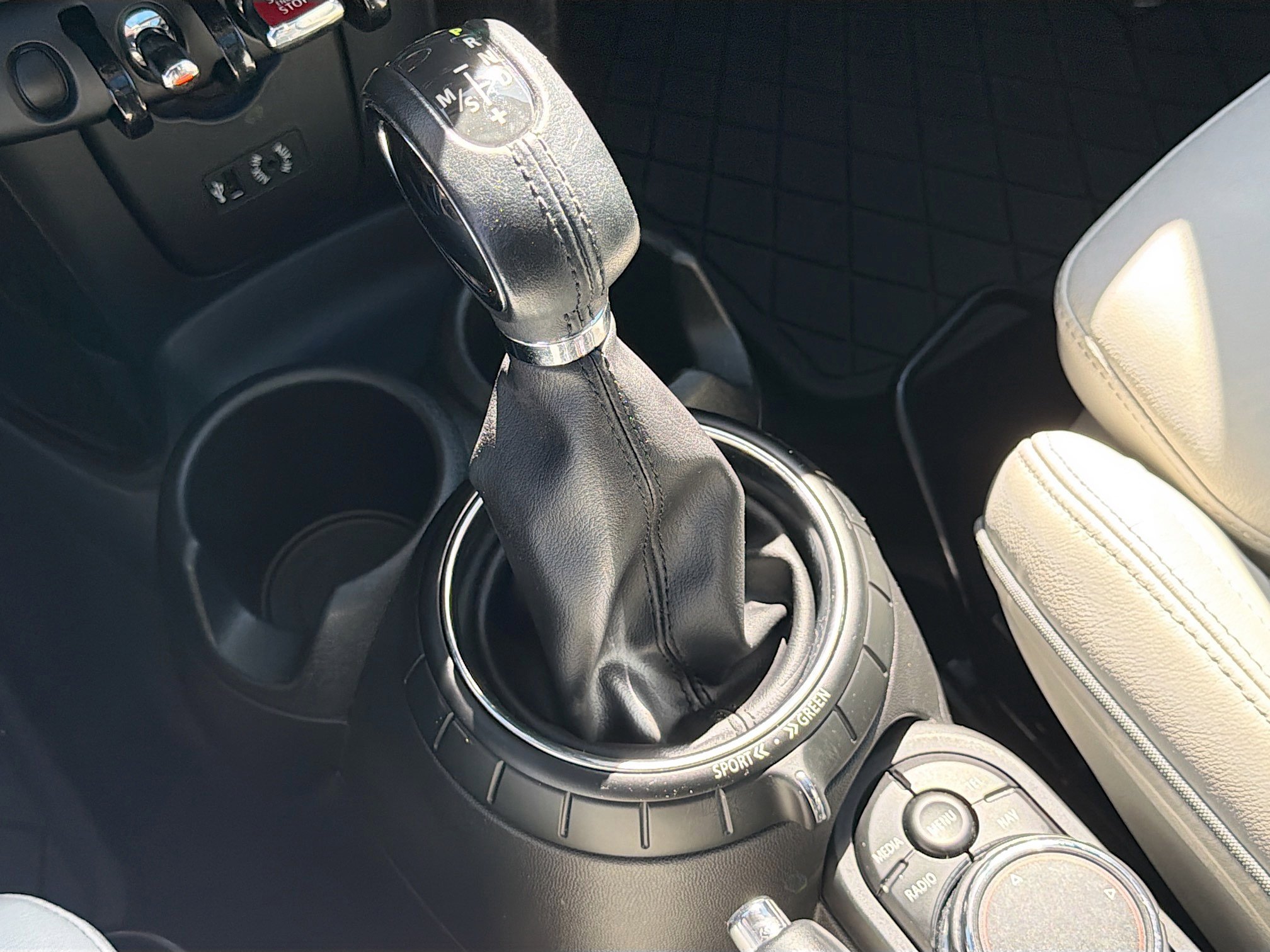 Used 2015 MINI Cooper S image 27