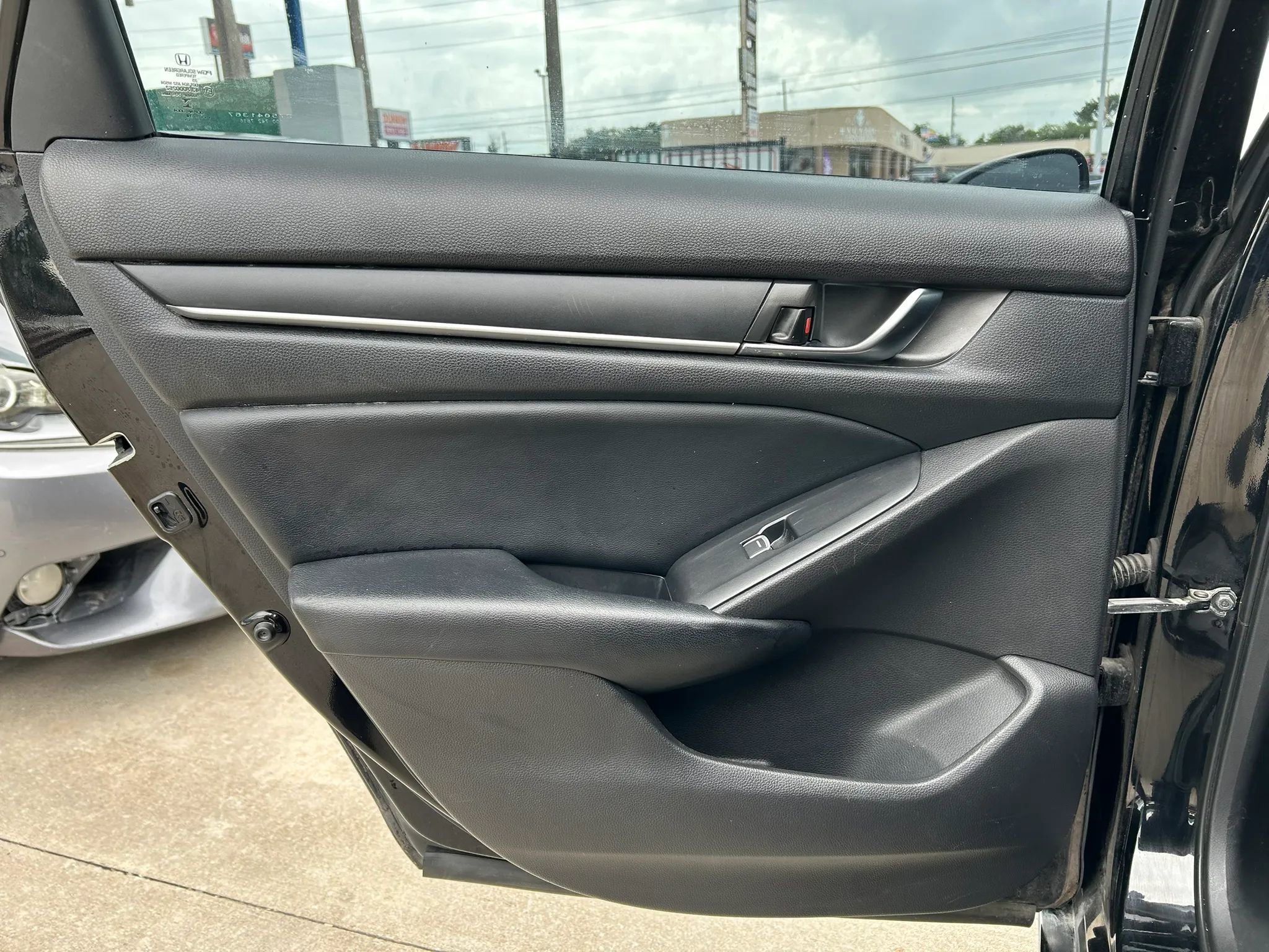 Used 2018 Honda Accord LX image 17