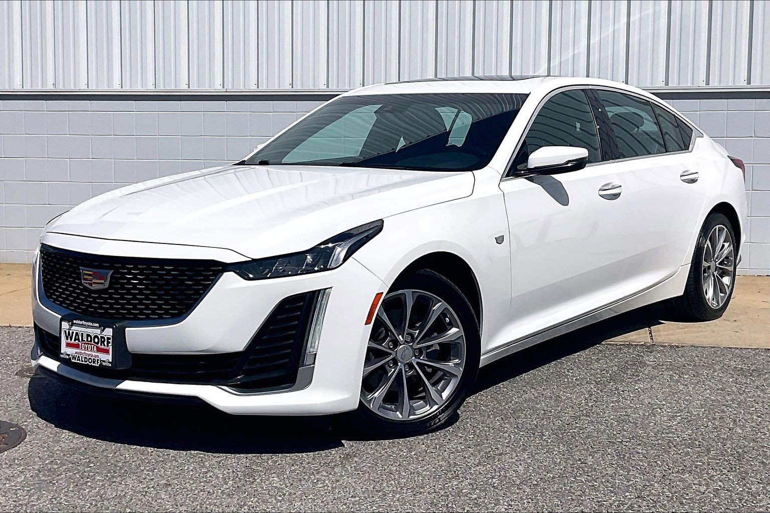 Used 2021 Cadillac CT5 Premium Luxury RWD image 2