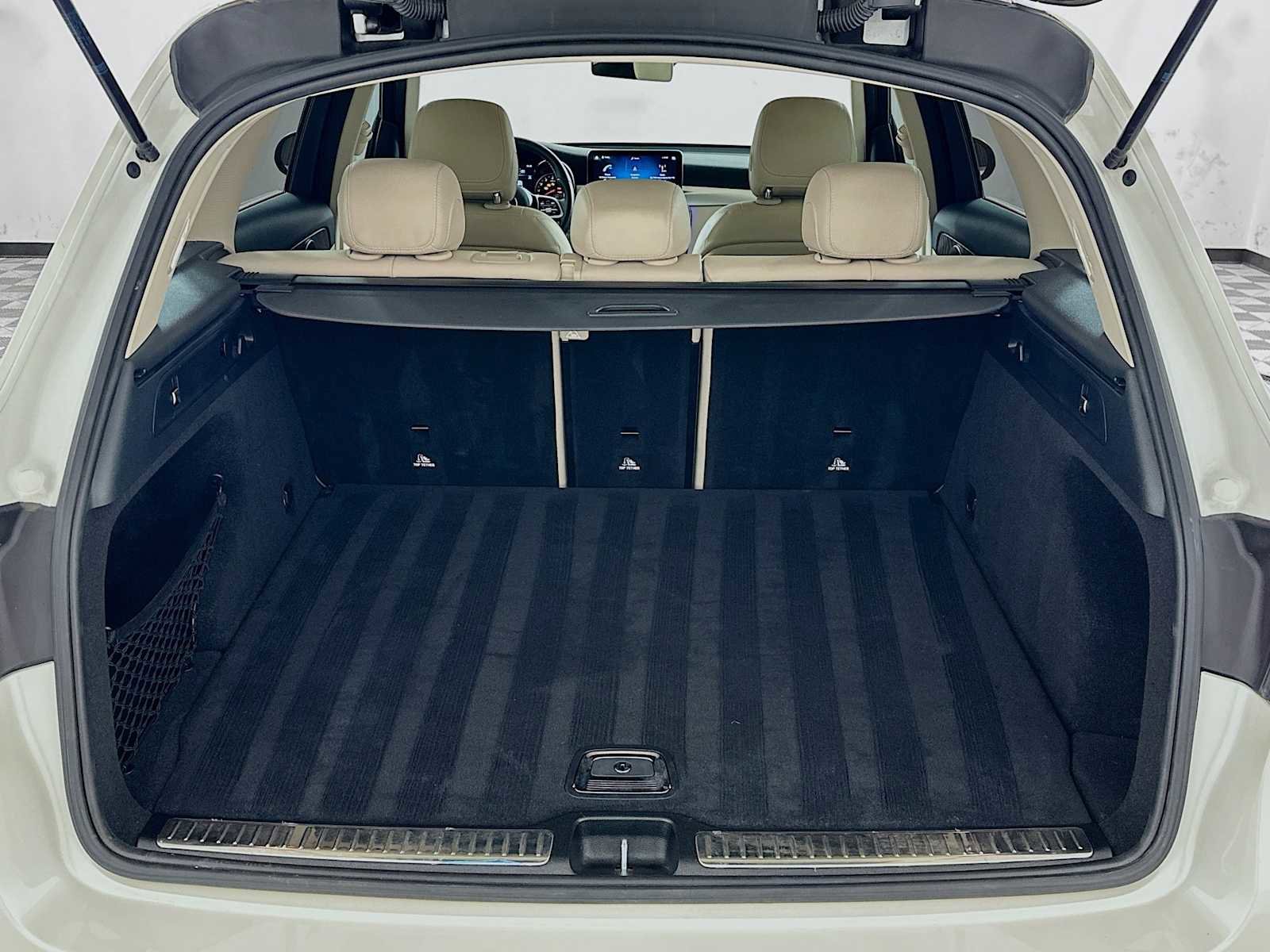 Used 2021 Mercedes-Benz GLC 300 GLC 300 image 24