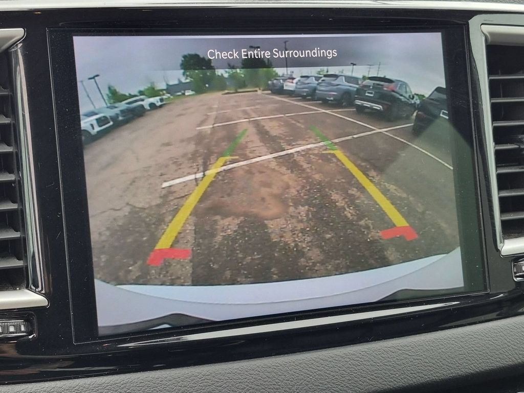 Used 2024 Chrysler Pacifica Touring-L FWD image 25