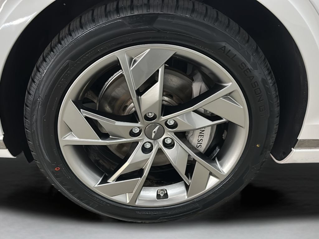 Certified 2025 Genesis Electrified GV70 AWD/4WD image 9