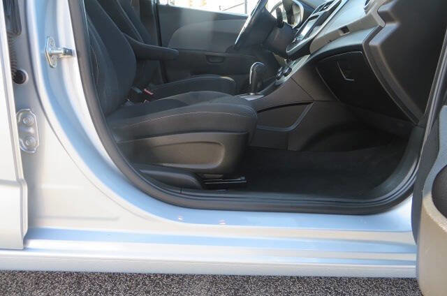 Used 2017 Chevrolet Sonic LT w/ Convenience Package image 17