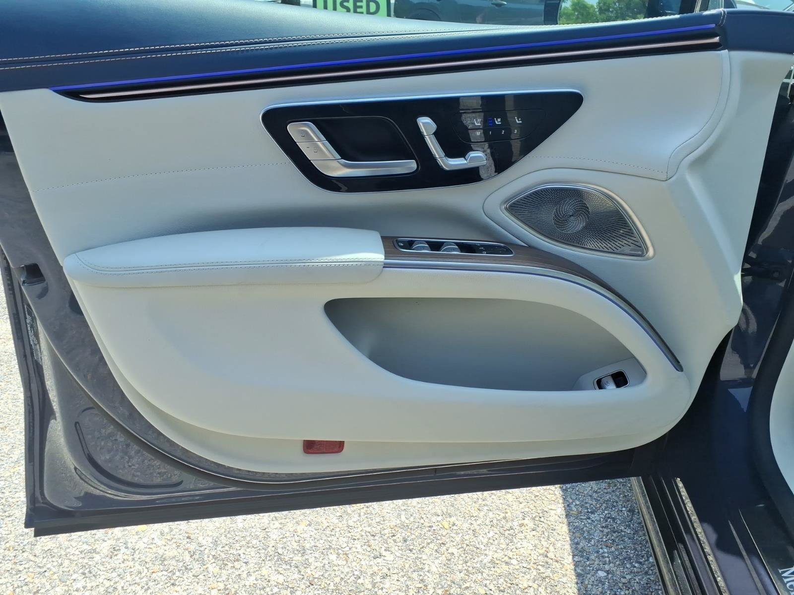 Used 2023 Mercedes-Benz EQS 580 4MATIC Sedan w/ Manufactur Interior Package image 23