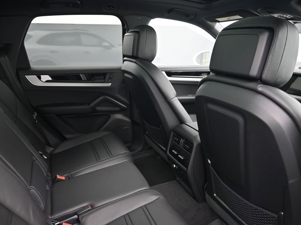 New 2026 Porsche Cayenne image 7