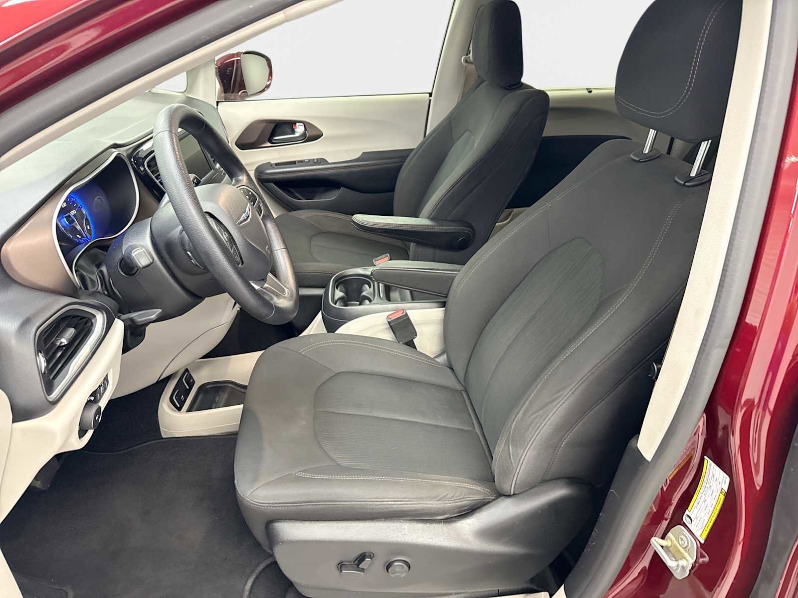 Used 2019 Chrysler Pacifica Touring Plus FWD image 19