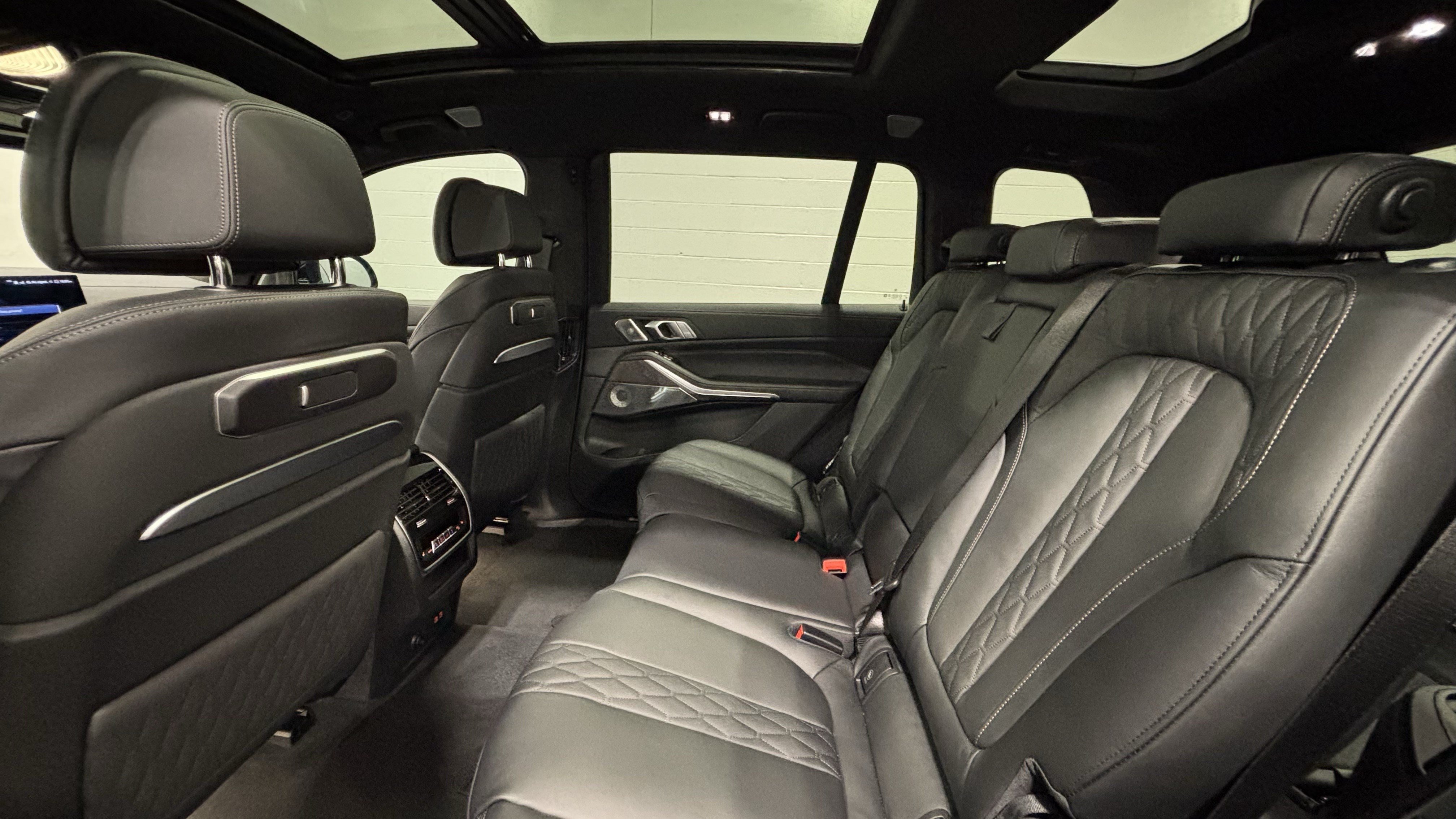 New 2026 BMW ALPINA XB7 AWD/4WD image 29