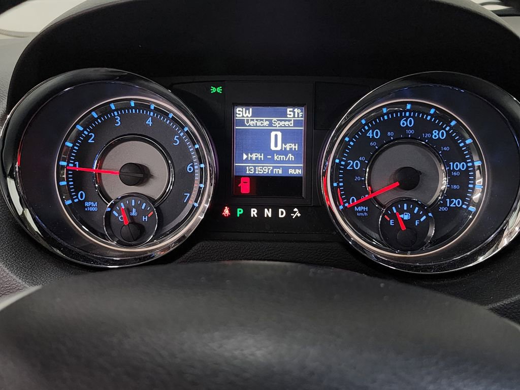 Used 2014 Chrysler Town & Country Touring image 15