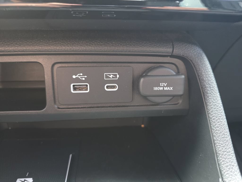 Used 2025 Honda Pilot Black Edition image 30