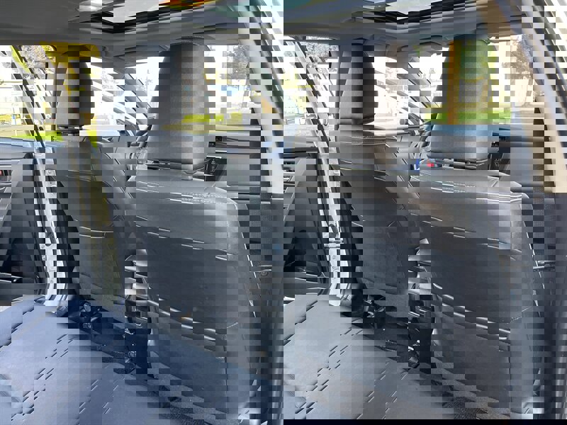 Used 2018 Toyota Corolla XLE w/ Carpet Mat Package (TMS) FWD image 33