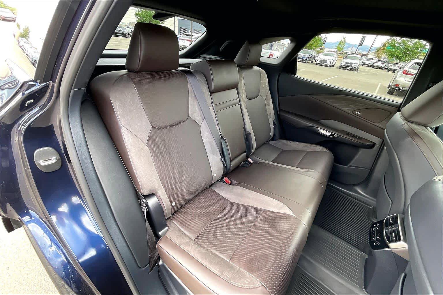 Used 2025 Lexus RX 450h AWD w/ Convenience Package image 18
